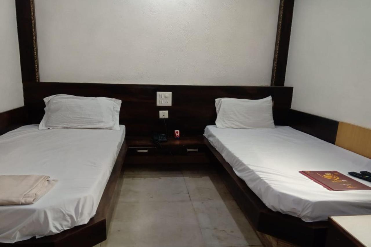 Hotel Harsh Regency Bahraich エクステリア 写真